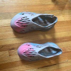 YEEZY FOAMRUNNERS: prices negotiable. Read description!